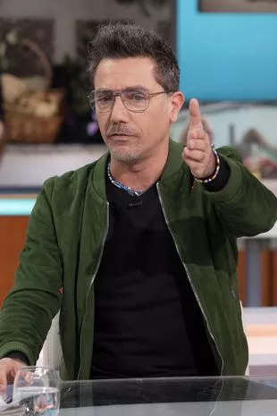 Gino D' acampo承认他的行为是“危险的”，在被指控行为不当之前