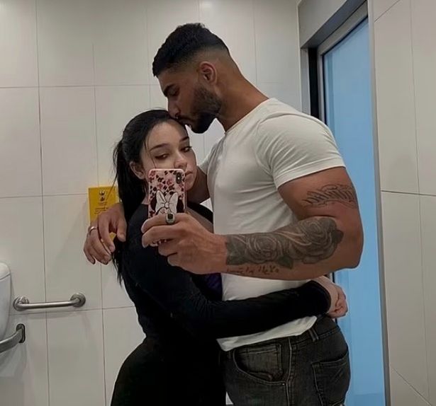 在充满酸的浴缸里谋杀怀孕妻子的男子恳求她的家人原谅
