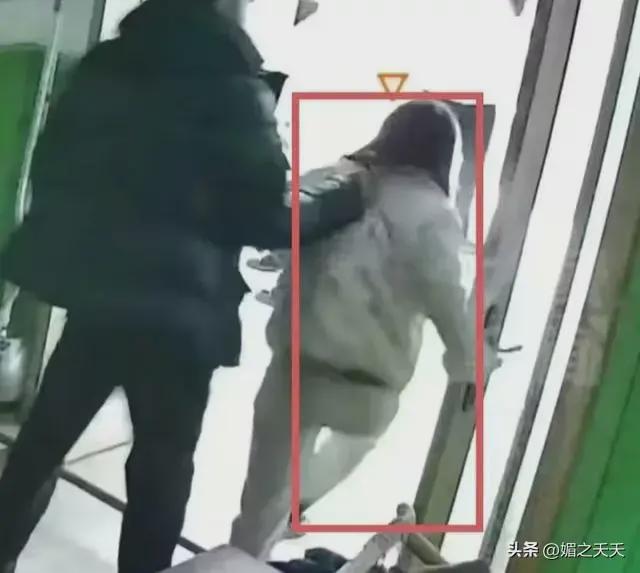 警方发出紧急警告称，强奸嫌犯可能正在露宿街头，在逃