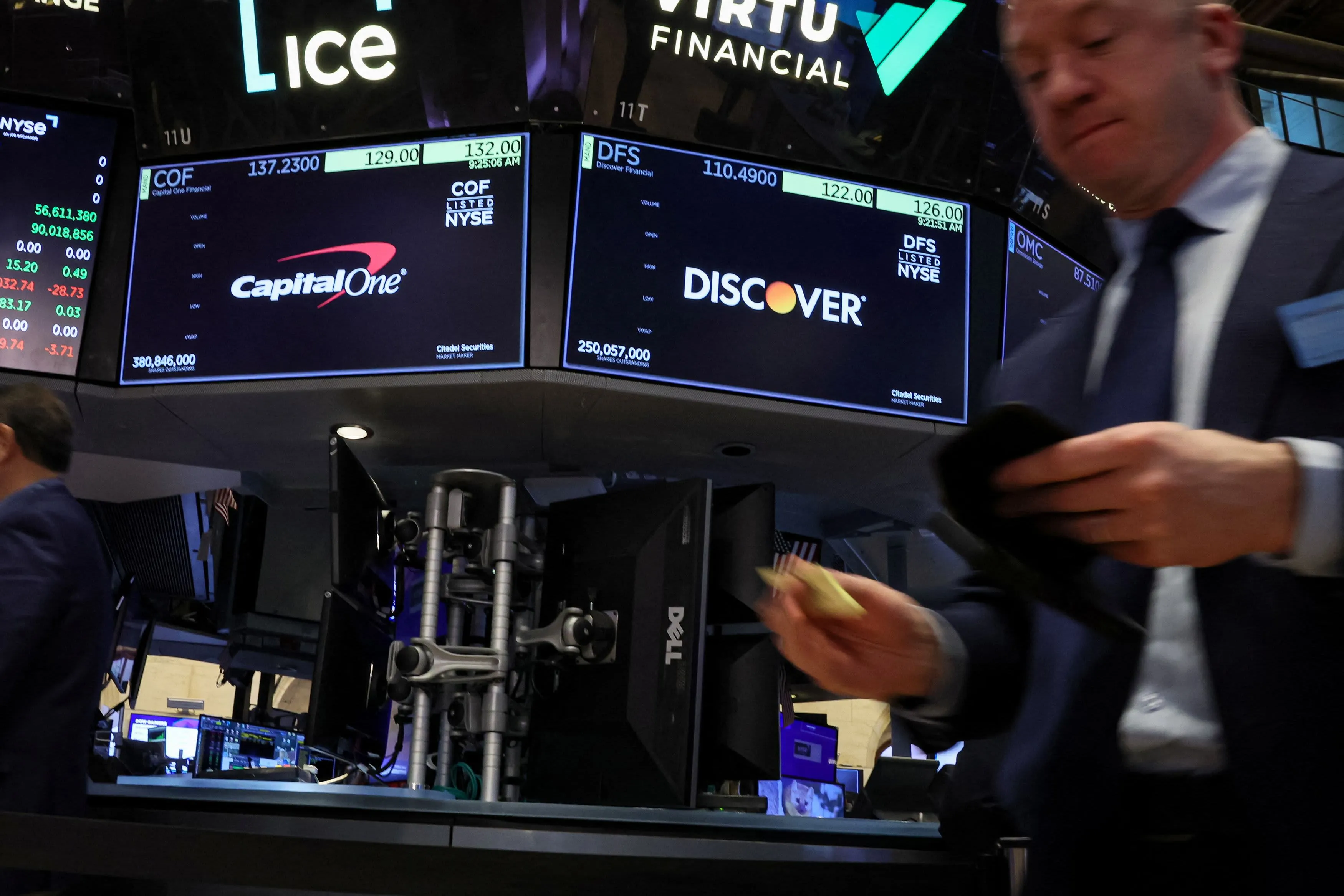 突发新闻：市场对第一资本金融公司股票表现的反应