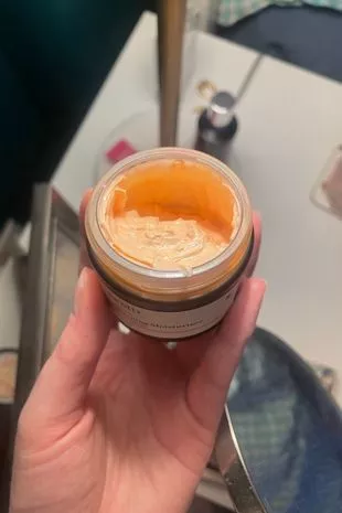 “我的肤色看起来很暗沉，Perricone MD的亮白护肤二人组让我的肤色焕然一新。”
