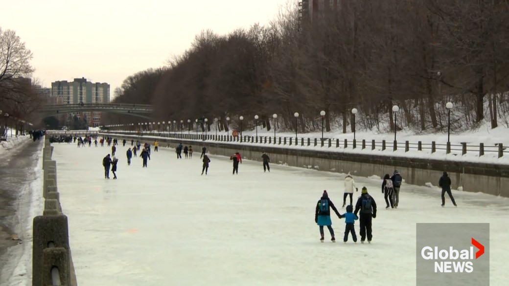 加拿大将迎来一个多雪的冬天。你应该预订滑雪假期吗?
