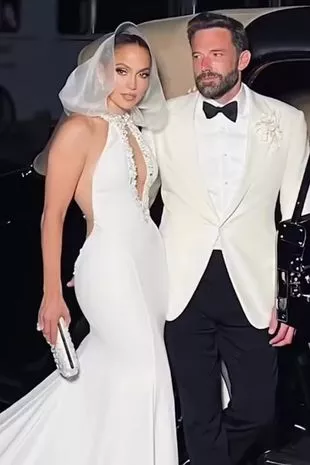 詹妮弗·洛佩兹提出离婚几小时后,本·阿弗莱克休息时看起来很沮丧