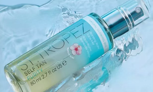 “圣特罗佩(St Tropez)的面部喷雾是唯一一款不会让我长痘的假美黑产品,而且它的价格接近五折。”